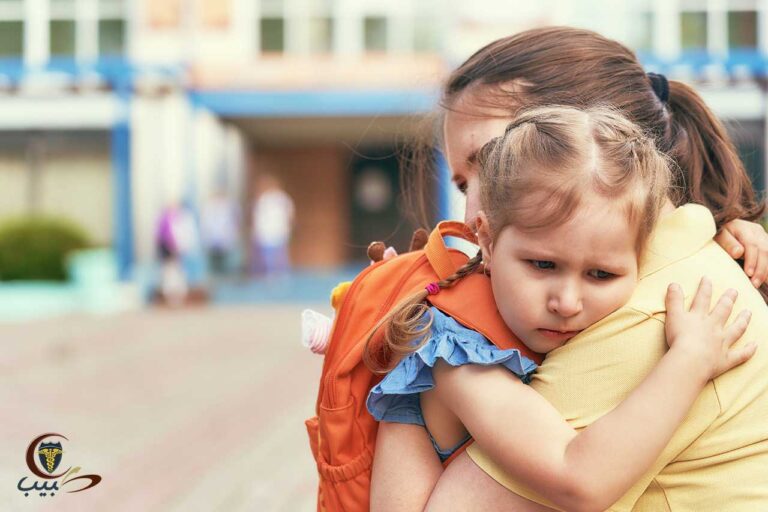 كيف تتصرف مع الطفل الذي لا يريد الذهاب إلى مدرسة جديدة