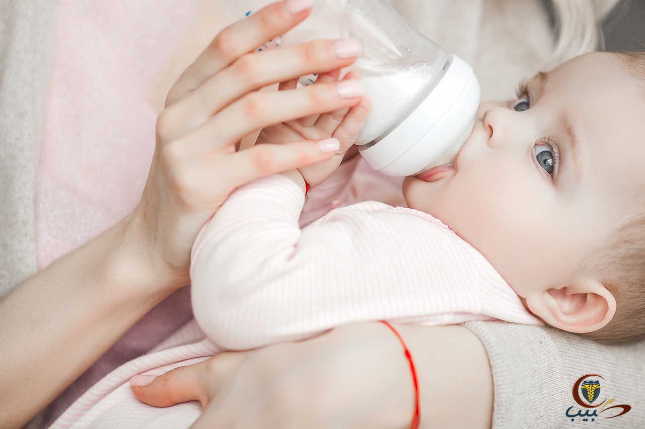 إرشادات يتوجب على الأم مراعاتها عند اعتماد الرضاعة الصناعية