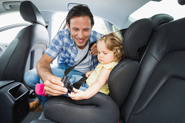 رفض ربط حزام الأمان أو الجلوس على مقعد السيارة | تأديب سلوك الطفل