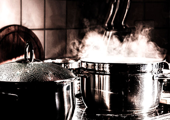 أضرار الطبخ والطعام الساخن