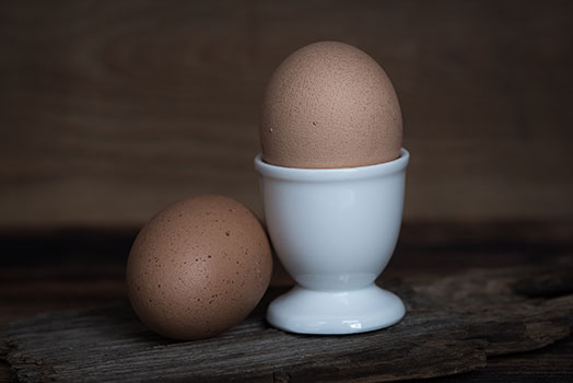 هل البيض يرفع مستويات الكوليسترول؟